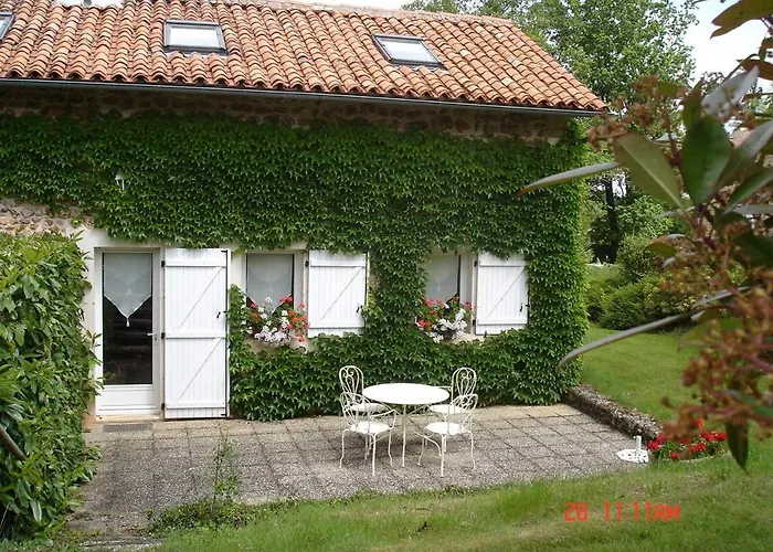 Gite 4 Personnes Situe Aux Portes Du Perigord